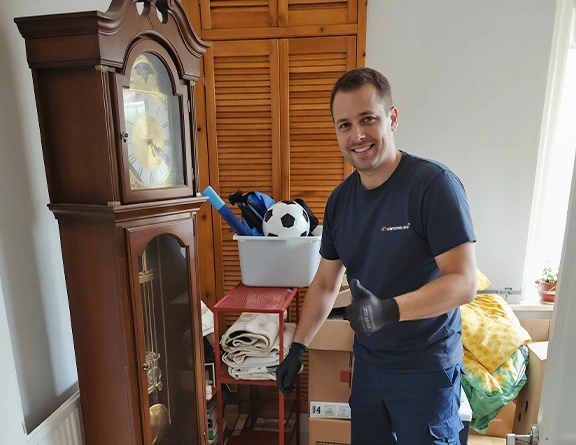 Een verhuizing naar Nederland uitvoeren.